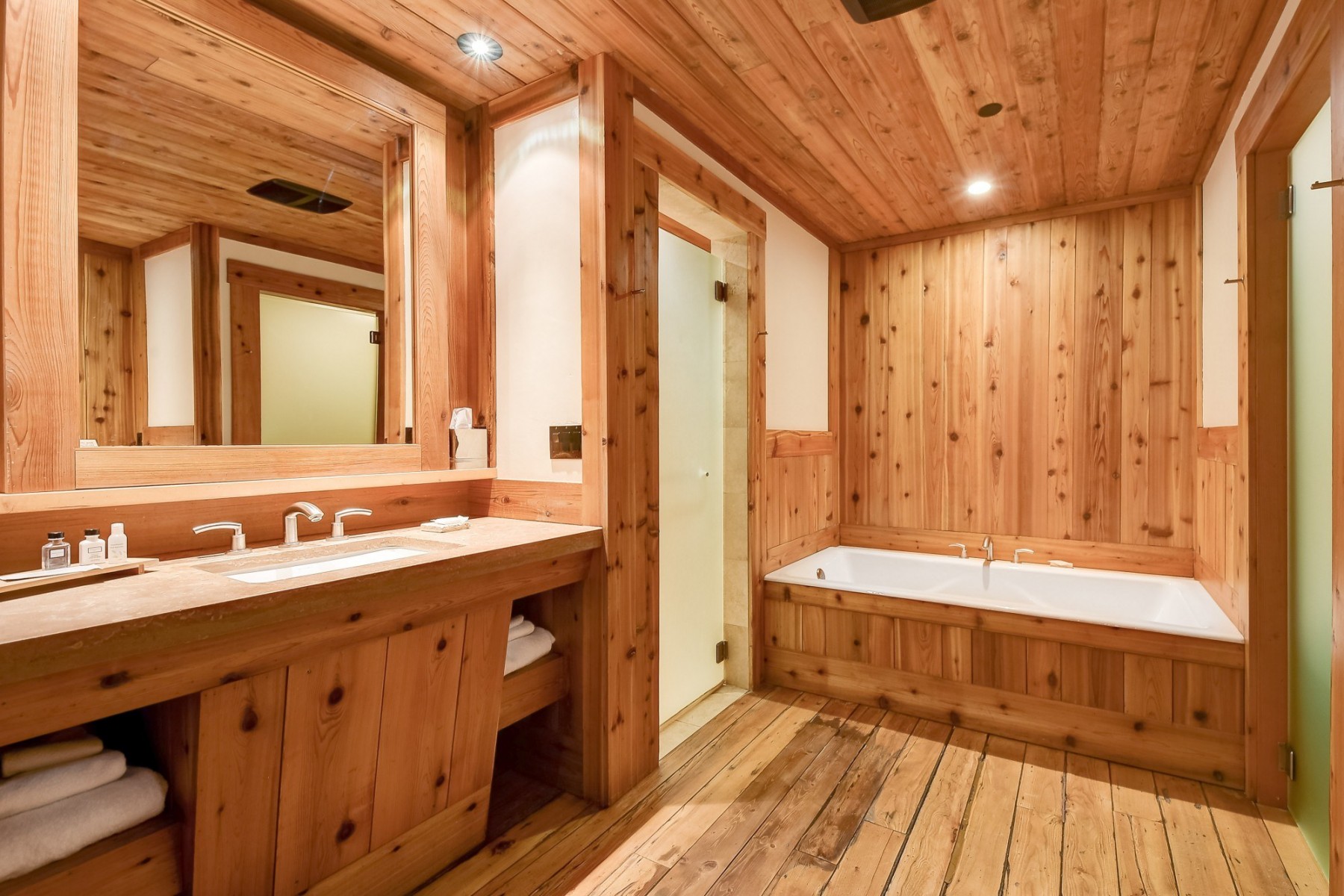 Pondside Rooms Rainbow Ranch Lodge